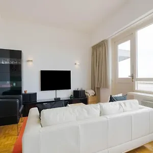 Appartement Comfortable In With Sea Views, Oostende